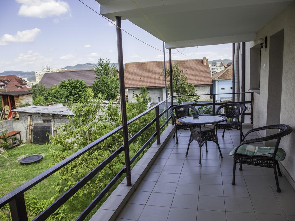 Vila Victoria Râmnicu Vâlcea Exterior foto